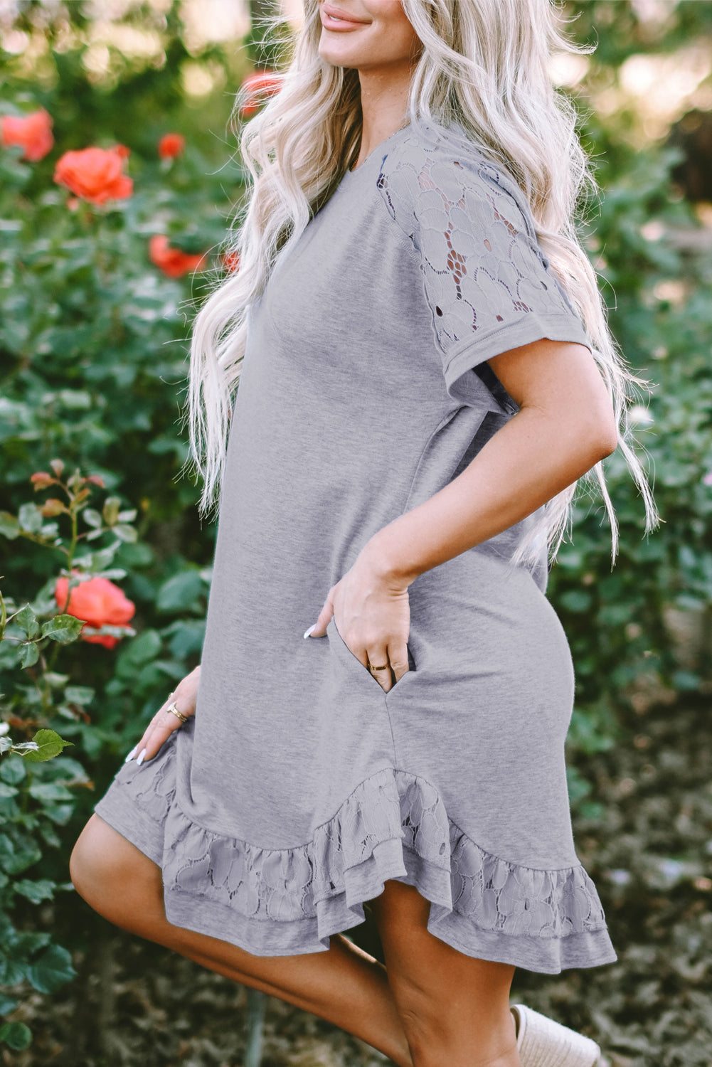 Light Grey Lace Floral Patchwork Ruffled T-shirt Dress

 (1) Size Chart (CM)



Sizes 



Bust
 



Hem_Width
 



Sleeve_Length
 



Length
 





Relax
 



Relax
 



Relax
 



Back
 





S
 



96
 



202
 



3DressesDalilly Designs BoutiqueLight Grey Lace Floral Patchwork Ruffled