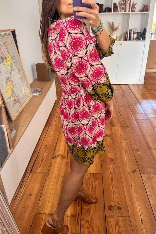 Strawberry Pink Retro Printed V Neck Bracelet Sleeve Dress

 Size Chart (CM)



Sizes 



Bust
 



Waist
 



Hem_Width
 



Shoulder
 



Sleeve_Length
 



Length
 





Relax
 



Relax
 



Relax
 



Relax
 



RelaxDressesDalilly Designs BoutiqueStrawberry Pink Retro Printed