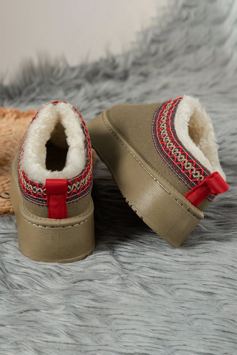 Chestnut Suede Contrast Print Plush Lined Snow Boots


		Step into comfort and style with its round-toe design and slip-on style
	
	
		Keep your feet warm during winter with the thermal plush-lined design
	
	
Shoes & BagsDalilly Designs BoutiqueChestnut Suede Contrast Print Plush Lined Snow Boots