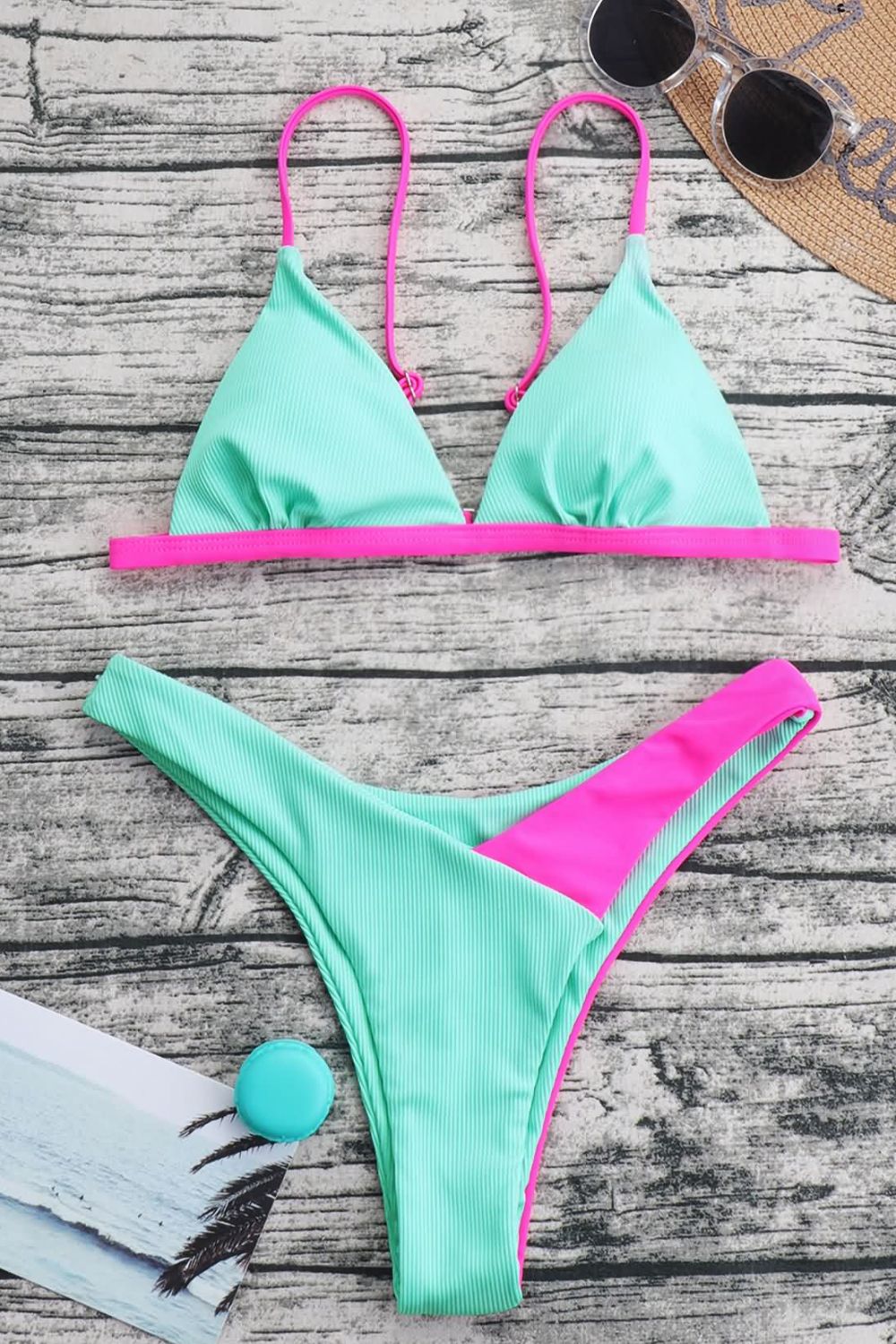 Contrast Ribbed Bikini Set
Top type: No underwire
Bottom type: Low waist
Number of pieces: Two-piece
Chest pad: Removable padding
Pattern type: Contrast
Style: Beach
Features: Basic style
Mat0Dalilly Designs BoutiqueContrast Ribbed Bikini Set