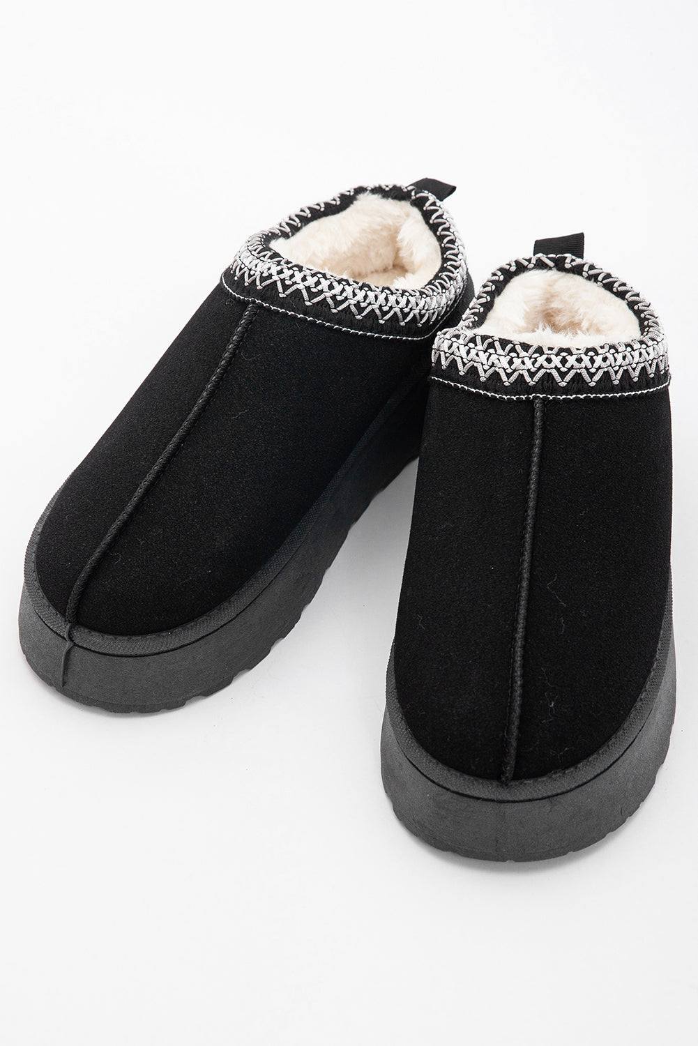 Chestnut Suede Contrast Print Plush Lined Snow Boots


		Step into comfort and style with its round-toe design and slip-on style
	
	
		Keep your feet warm during winter with the thermal plush-lined design
	
	
Shoes & BagsDalilly Designs BoutiqueChestnut Suede Contrast Print Plush Lined Snow Boots