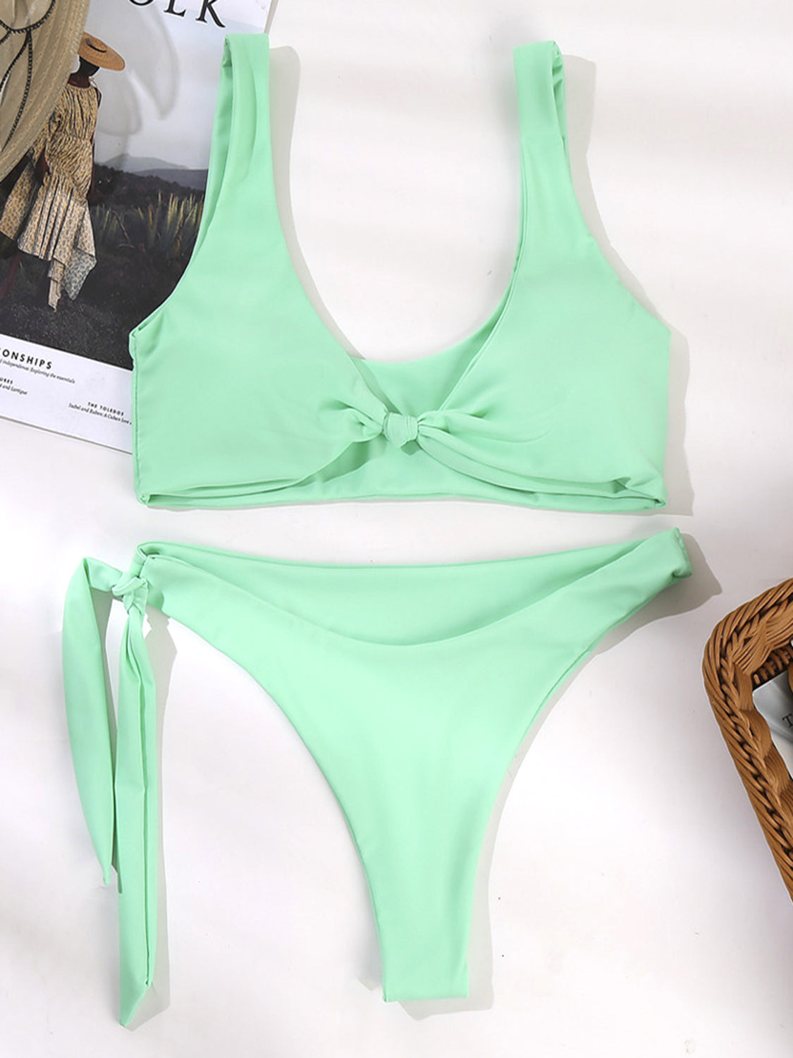 Knot Detail Wide Strap Bikini Set
Features: Basic style
Number of pieces: Two-piece
Chest pad: Non-removable padding
Underwire: No underwire
Stretch: Slightly stretchy
Material composition: 78% nylo0Dalilly Designs BoutiqueKnot Detail Wide Strap Bikini Set