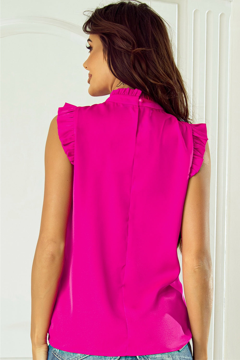 Ruffled Mock Neck Cap Sleeve Blouse
Features: Ruffled
Sheer: Opaque
Stretch: No stretch
Material composition: 97% polyester, 3% elastane
Care instructions: Machine wash cold. Tumble dry low.
Imported
Tops/Tank TopsDalilly Designs BoutiqueRuffled Mock Neck Cap Sleeve Blouse