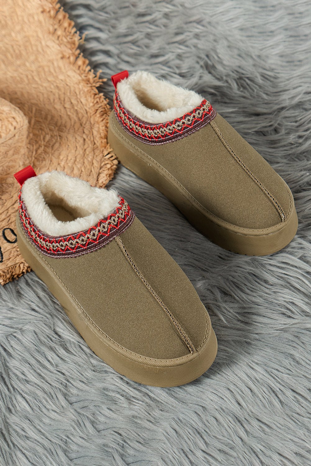 Chestnut Suede Contrast Print Plush Lined Snow Boots


		Step into comfort and style with its round-toe design and slip-on style
	
	
		Keep your feet warm during winter with the thermal plush-lined design
	
	
Shoes & BagsDalilly Designs BoutiqueChestnut Suede Contrast Print Plush Lined Snow Boots