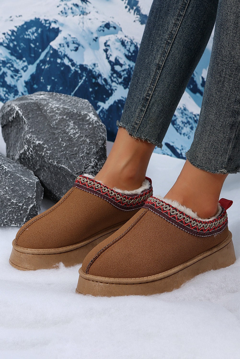 Chestnut Suede Contrast Print Plush Lined Snow Boots


		Step into comfort and style with its round-toe design and slip-on style
	
	
		Keep your feet warm during winter with the thermal plush-lined design
	
	
Shoes & BagsDalilly Designs BoutiqueChestnut Suede Contrast Print Plush Lined Snow Boots