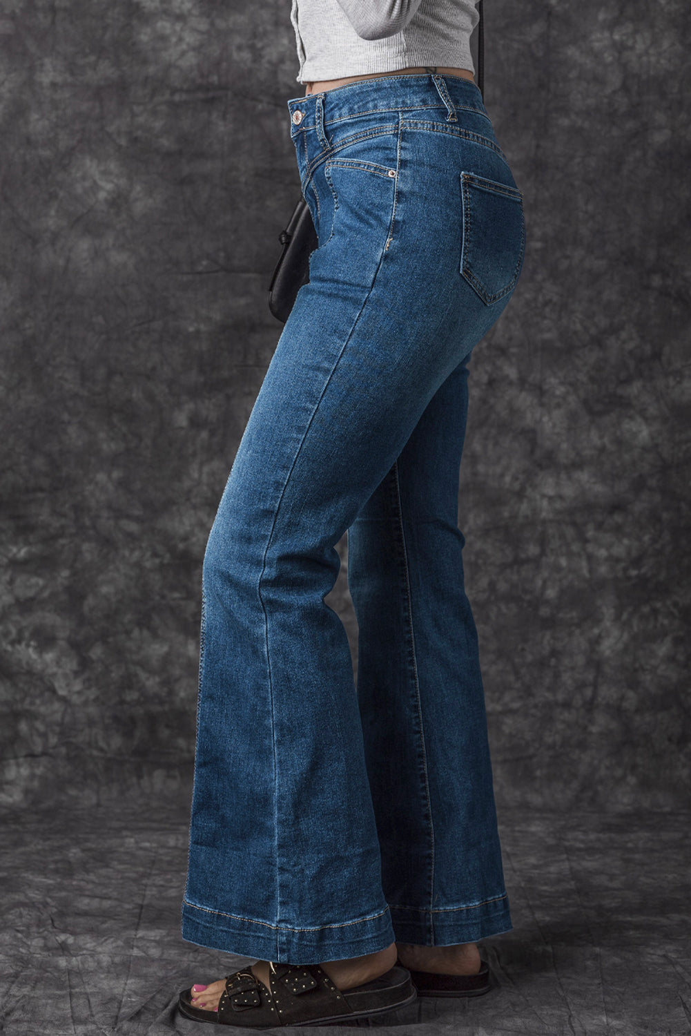 Blue High Waist Seam Stitching Pocket Flare Jeans


		Brighten up your wardrobe with our High Waist Seam Stitching Pocket Flare Jeans
	
	
		The high waistline is designed to visually elongate your legs
	
	
BottomsDalilly Designs BoutiqueBlue High Waist Seam Stitching Pocket Flare Jeans