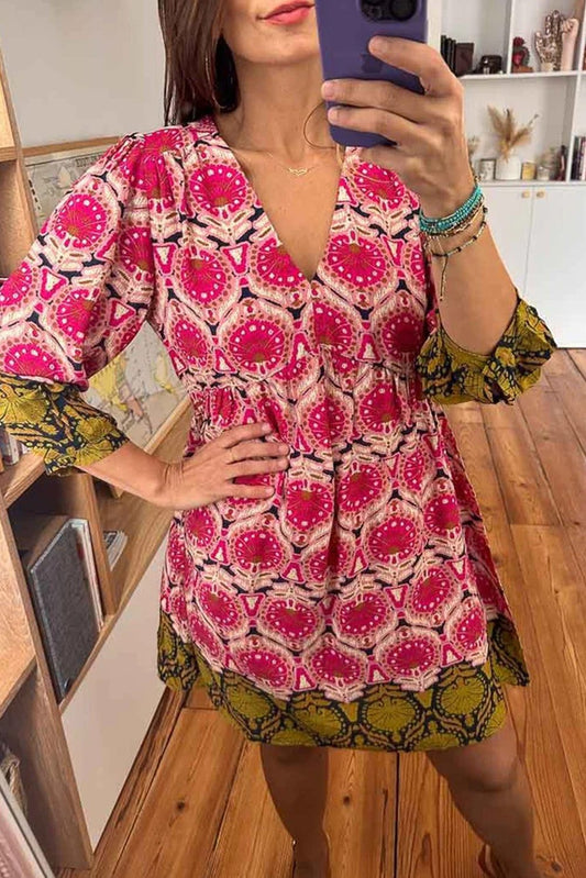 Strawberry Pink Retro Printed V Neck Bracelet Sleeve Dress

 Size Chart (CM)



Sizes 



Bust
 



Waist
 



Hem_Width
 



Shoulder
 



Sleeve_Length
 



Length
 





Relax
 



Relax
 



Relax
 



Relax
 



RelaxDressesDalilly Designs BoutiqueStrawberry Pink Retro Printed