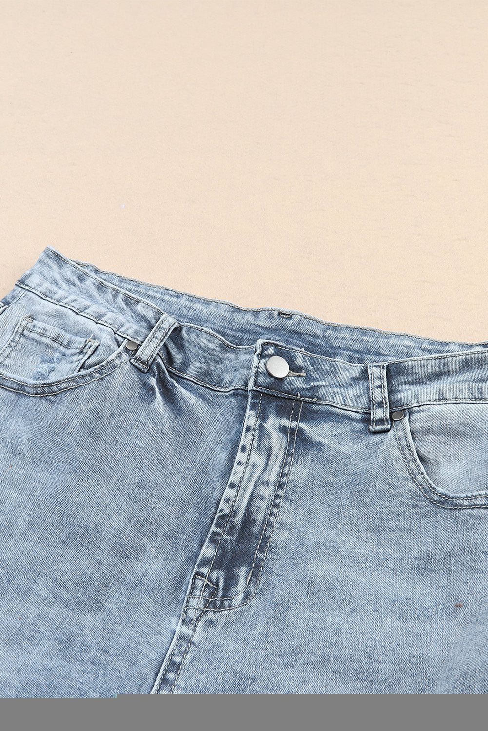 Navy Blue Light Wash Frayed Slim Fit High Waist Jeans


		We highly recommend these trendy light-wash jeans
	
	
		The high waistline paired with a slim fit makes your legs look longer
	
	
		The ripped design isBottomsDalilly Designs BoutiqueNavy Blue Light Wash Frayed Slim Fit High Waist Jeans