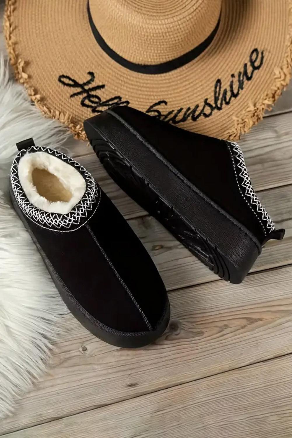 Chestnut Suede Contrast Print Plush Lined Snow Boots


		Step into comfort and style with its round-toe design and slip-on style
	
	
		Keep your feet warm during winter with the thermal plush-lined design
	
	
Shoes & BagsDalilly Designs BoutiqueChestnut Suede Contrast Print Plush Lined Snow Boots