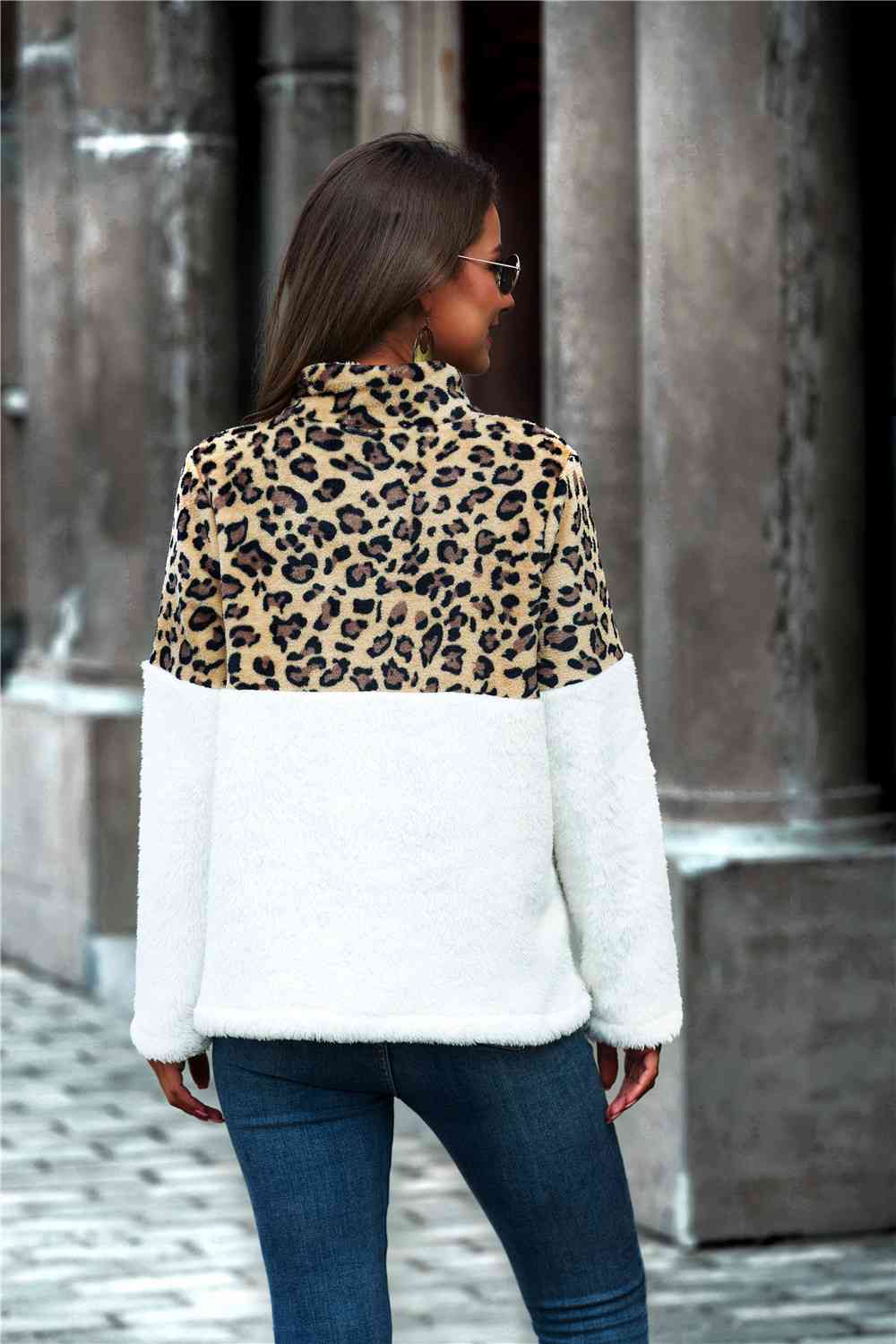 Leopard Color Block Half-Zip Collar Teddy Sweatshirt
Sizing category: Regular
Picture style: Outdoors
Pattern type: Leopard print
Style: Casual
Features: Zipper
Neckline: Half-zip collar
Length: Regular
Sleeve length:Dalilly Designs BoutiqueLeopard Color Block Half-Zip Collar Teddy Sweatshirt