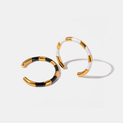 18K Gold-Plated Stainless Steel Bracelet
Pieces: 1-piece
Material: 18K gold-plated, Stainless steel
Care instructions: Avoid wearing during exercise, as sweat will react with the jewelry to produce silver AccessoriesDalilly Designs Boutique18K Gold-Plated Stainless Steel Bracelet