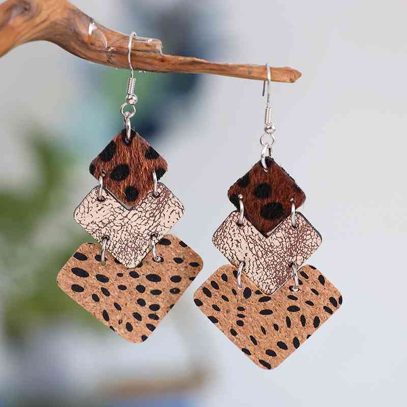 Alloy Drop Earrings
Material: Alloy
Care instructions: Avoid wearing during exercise, as sweat will react with the jewelry to produce silver chloride and copper sulfide, which causes tAccessoriesDalilly Designs BoutiqueAlloy Drop Earrings