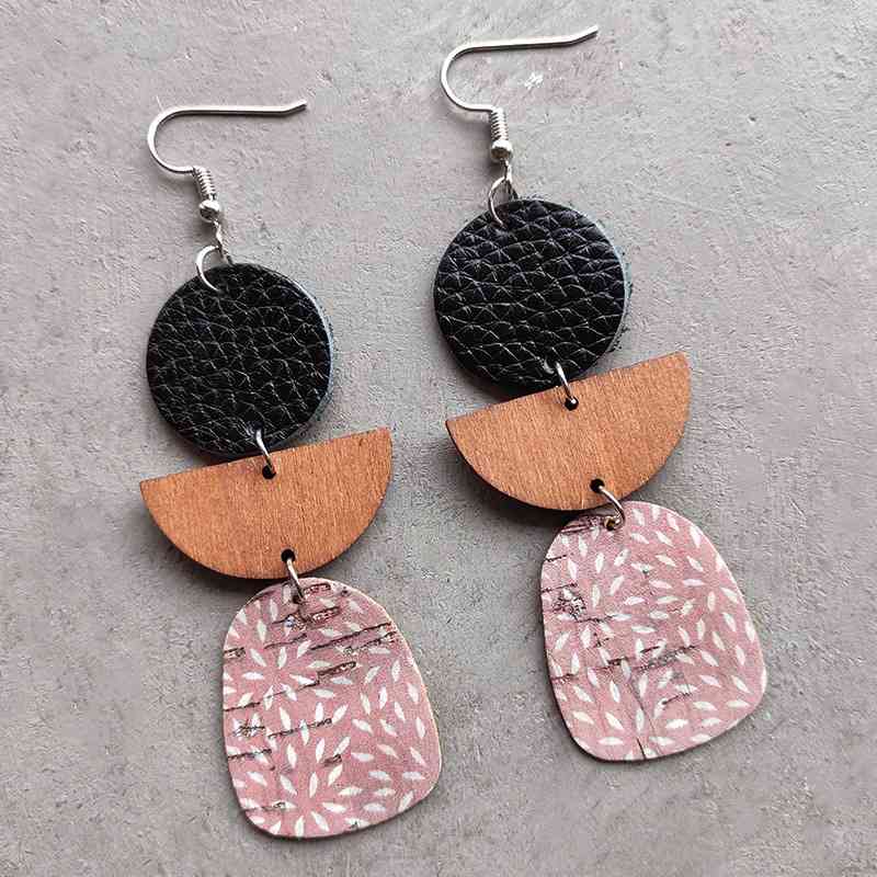 Leather & Wood Drop Earrings
Material: Leather, wood, cork
Care instructions: 1. Use a soft cloth to wipe. After each wear, you can use a soft cloth to wipe. 2. Avoid contact with water, as proActivewearDalilly Designs BoutiqueLeather & Wood Drop Earrings