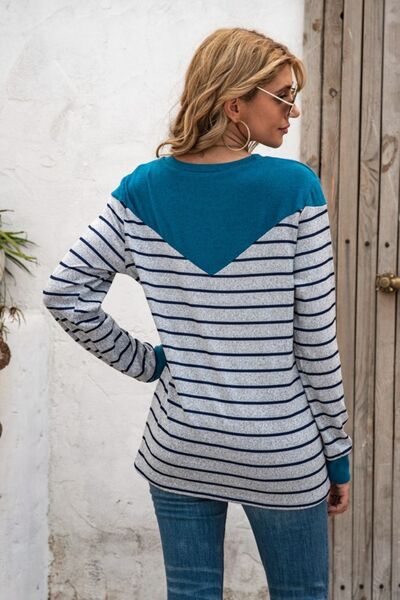 Striped Round Neck Long Sleeve T-Shirt
Features: Basic style
Sheer: Opaque
Stretch: Slightly stretchy
Material composition: 35% polyester, 65% cotton
Care instructions: Machine wash cold. Tumble dry low.TopsDalilly Designs BoutiqueStriped Round Neck Long Sleeve