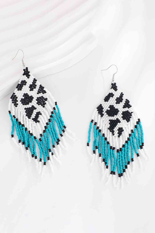 Beaded Dangle Earrings
Material: Bead
Care instructions:
1. Use a soft cloth to wipe. After each wear, you can use a soft cloth to wipe.2. Avoid contact with water, as prolonged exposure AccessoriesDalilly Designs BoutiqueBeaded Dangle Earrings