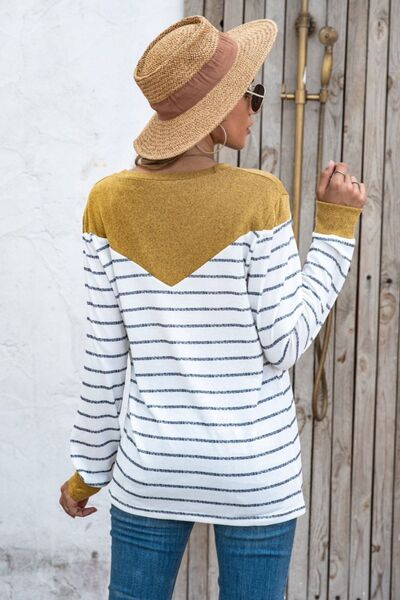 Striped Round Neck Long Sleeve T-Shirt
Features: Basic style
Sheer: Opaque
Stretch: Slightly stretchy
Material composition: 35% polyester, 65% cotton
Care instructions: Machine wash cold. Tumble dry low.TopsDalilly Designs BoutiqueStriped Round Neck Long Sleeve